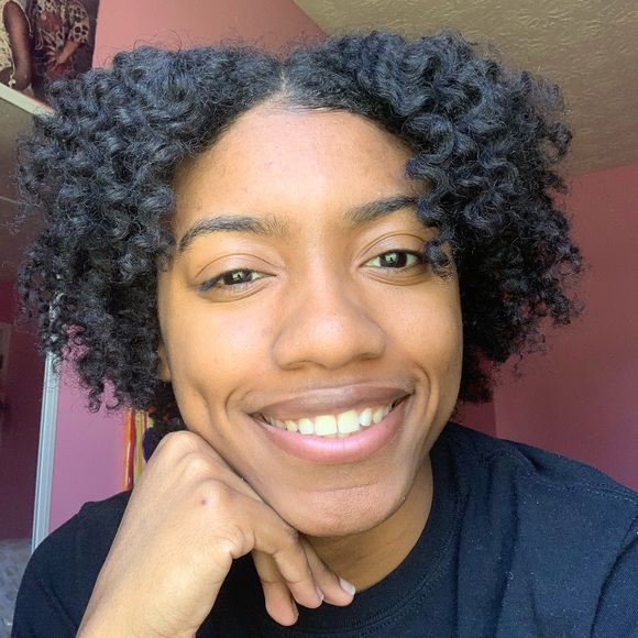 Meet your Posher, Charissa - Picture 1 of 1